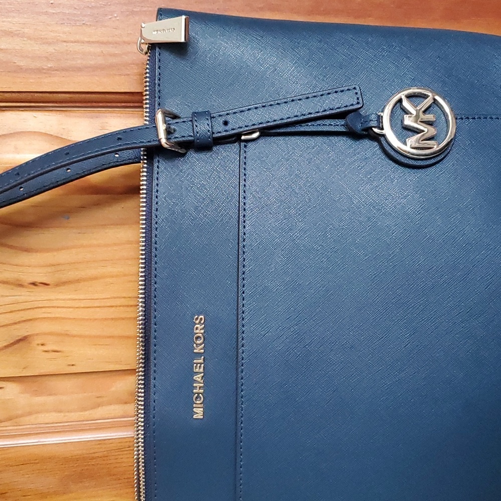 Michael Kors Tote - Picture 2 of 9